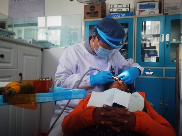 新玺配资 一封家书｜烟台市口腔医院援藏医生王栋：愿以星星之火点燃希望